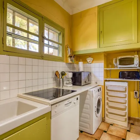 Reattu Holiday home Fourques (Gard)
